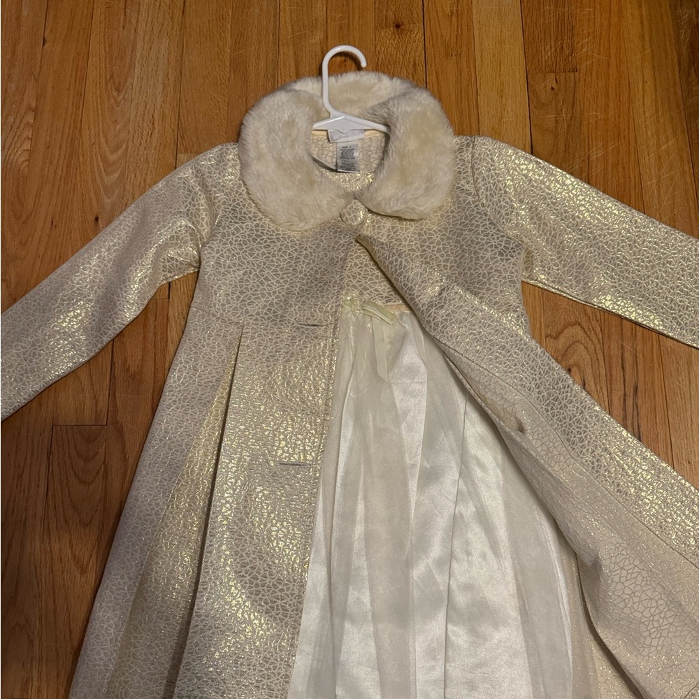 Elegant Cream Faux Fur Collar Coat